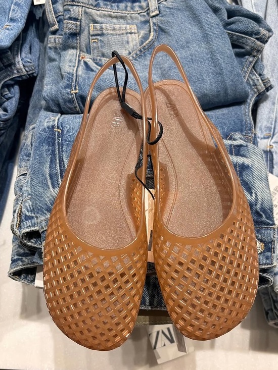 Zara Shoes - Zara Brown Lattice Slingback Jelly Flats